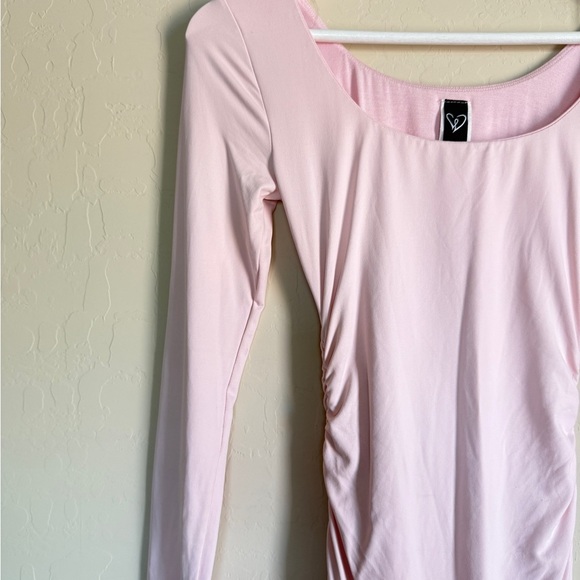 Windsor Smooth Silhouette Long Sleeve Ruched Midi Dress Baby Powder Pink Small - Picture 4 of 10